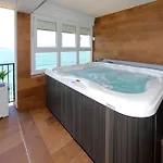 Aqua 1 *
