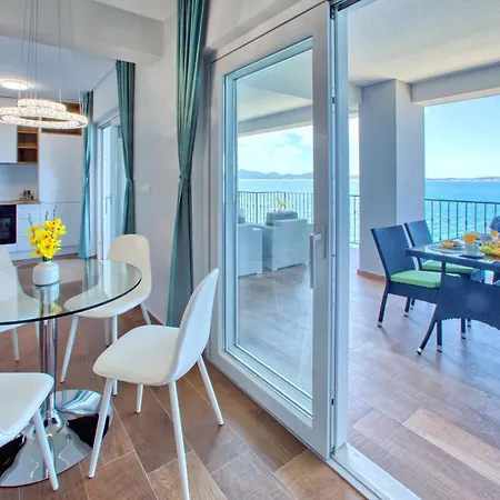 Aqua 1 Apartment